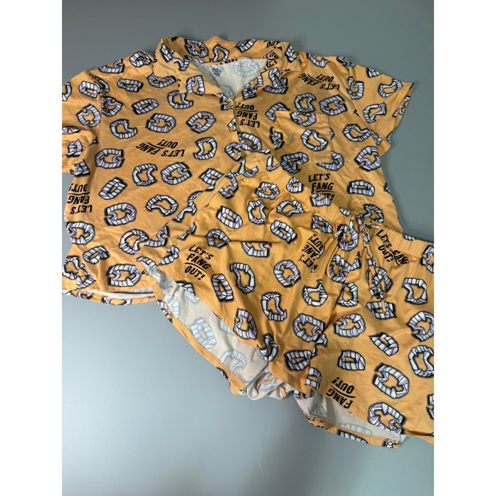 Way to Celebrate Halloween Pajama Set Orange Fang Print Top 2X Shorts 3X Plus